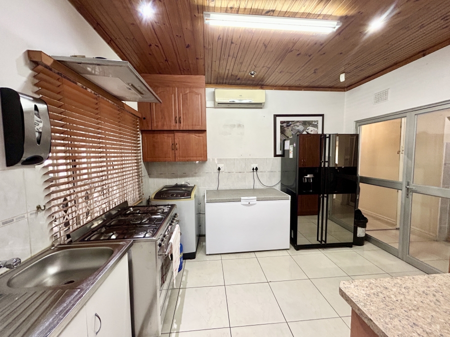 5 Bedroom Property for Sale in Parkside KwaZulu-Natal