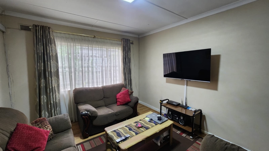 5 Bedroom Property for Sale in Allandale KwaZulu-Natal