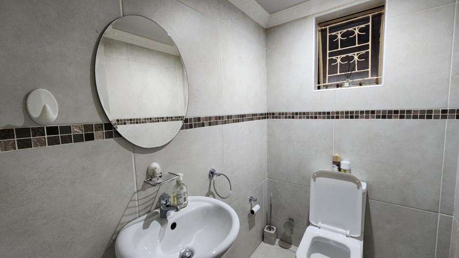 5 Bedroom Property for Sale in Allandale KwaZulu-Natal