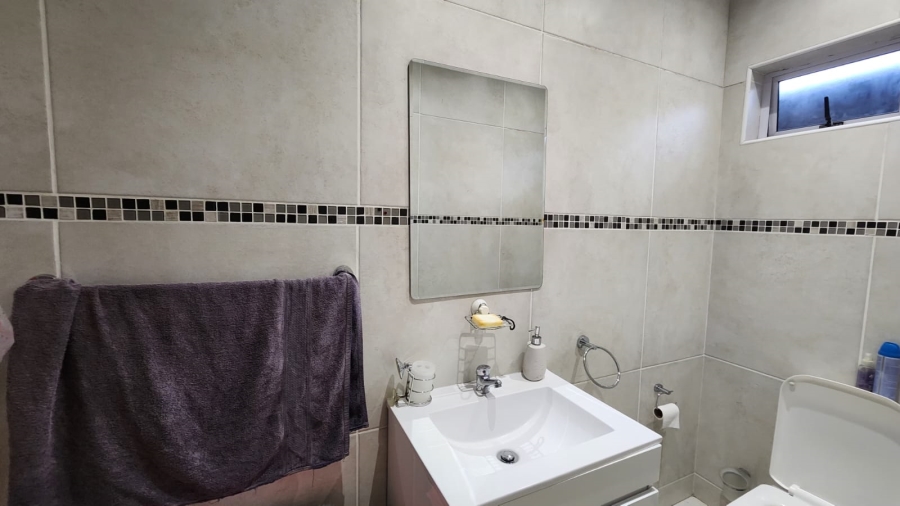 5 Bedroom Property for Sale in Allandale KwaZulu-Natal