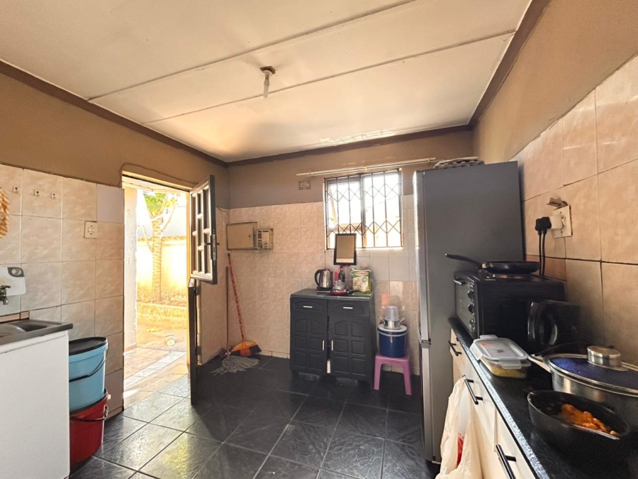 6 Bedroom Property for Sale in Esikhawini KwaZulu-Natal