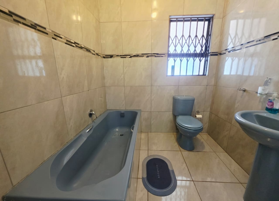 4 Bedroom Property for Sale in Carsdale KwaZulu-Natal