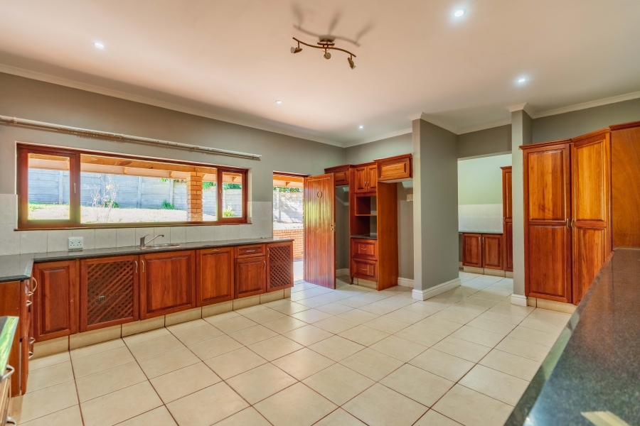 4 Bedroom Property for Sale in Kloof KwaZulu-Natal