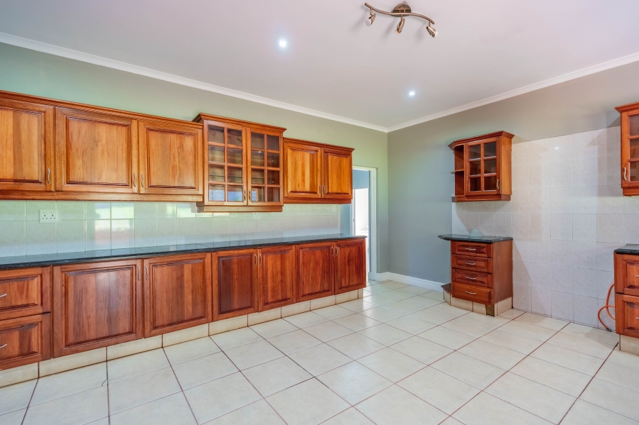 4 Bedroom Property for Sale in Kloof KwaZulu-Natal