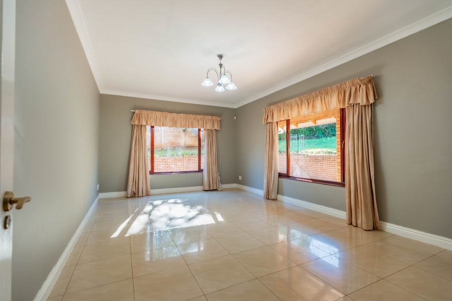 4 Bedroom Property for Sale in Kloof KwaZulu-Natal