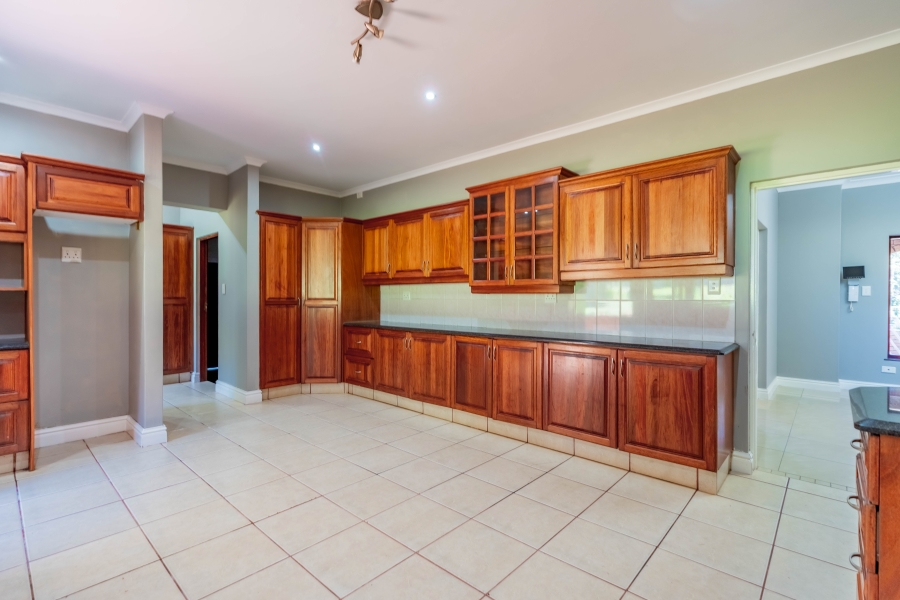 4 Bedroom Property for Sale in Kloof KwaZulu-Natal