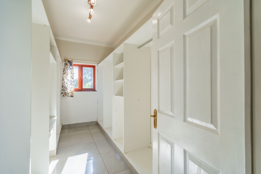 4 Bedroom Property for Sale in Kloof KwaZulu-Natal