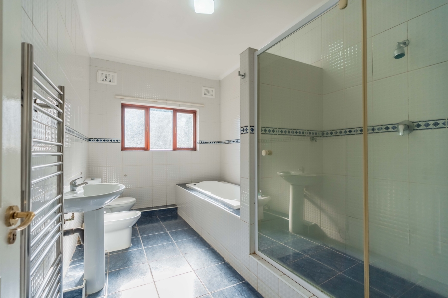 4 Bedroom Property for Sale in Kloof KwaZulu-Natal