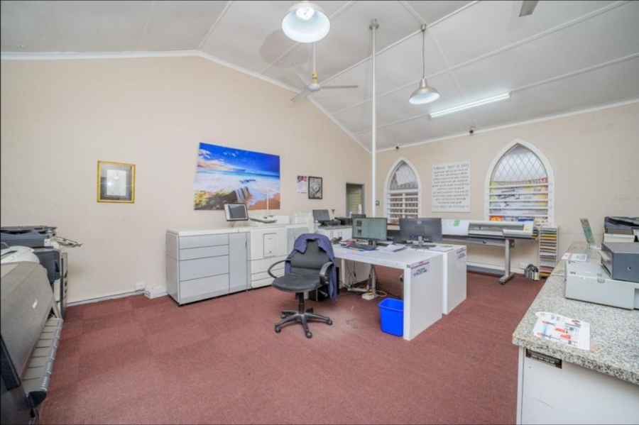 To Let Commercial Property for Rent in Glenwood KwaZulu-Natal