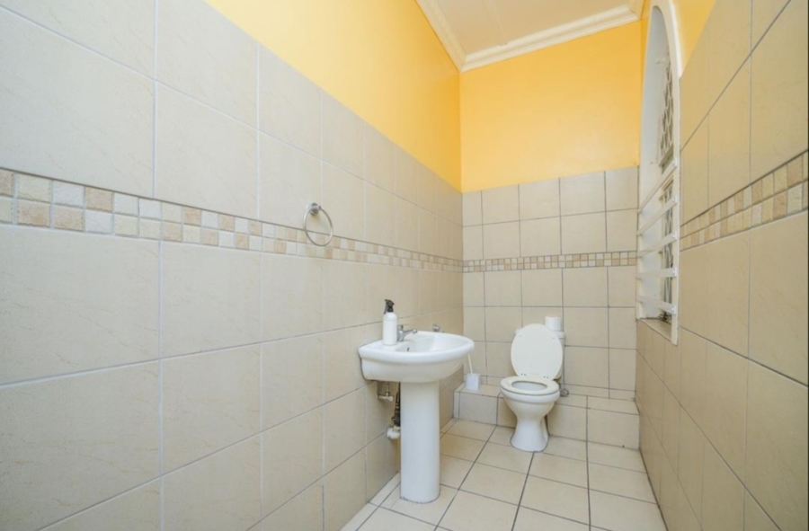 To Let Commercial Property for Rent in Glenwood KwaZulu-Natal
