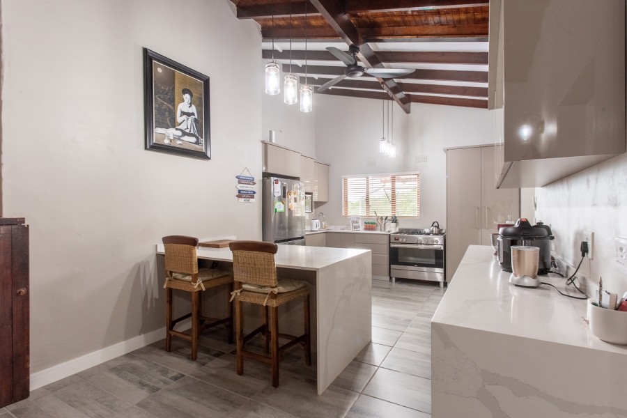 4 Bedroom Property for Sale in Amanzimtoti KwaZulu-Natal