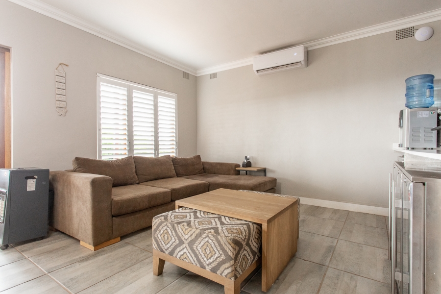 4 Bedroom Property for Sale in Amanzimtoti KwaZulu-Natal
