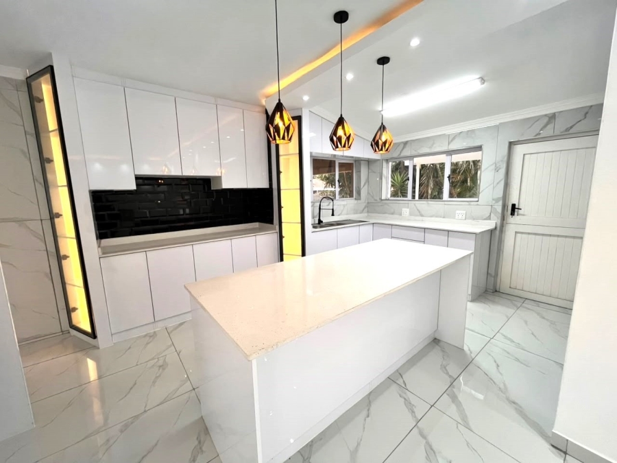 3 Bedroom Property for Sale in Brighton Beach KwaZulu-Natal