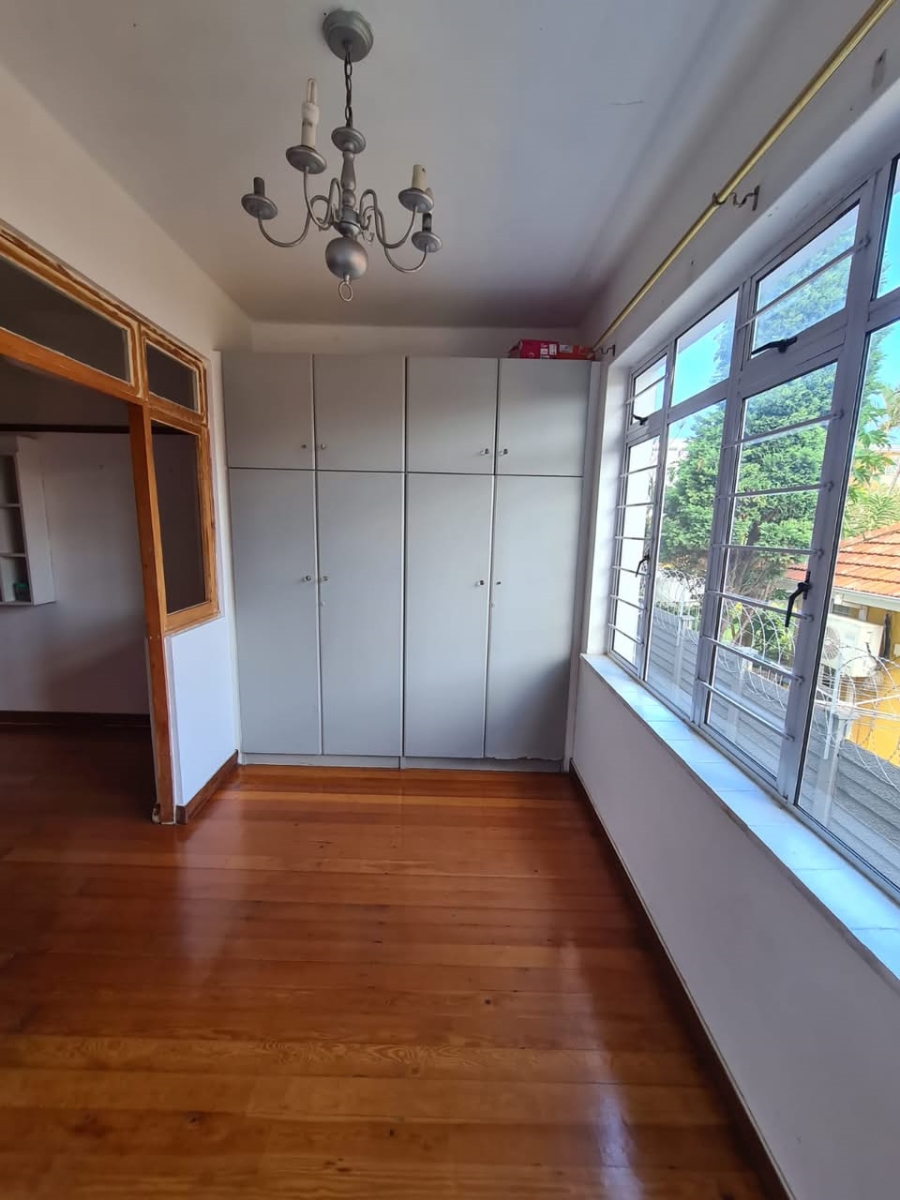 1 Bedroom Property for Sale in Essenwood KwaZulu-Natal