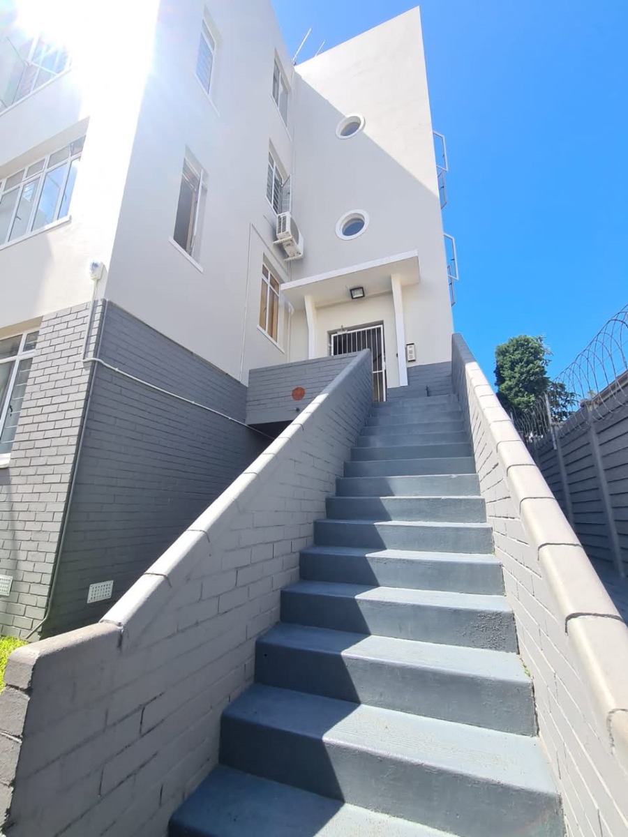 1 Bedroom Property for Sale in Essenwood KwaZulu-Natal