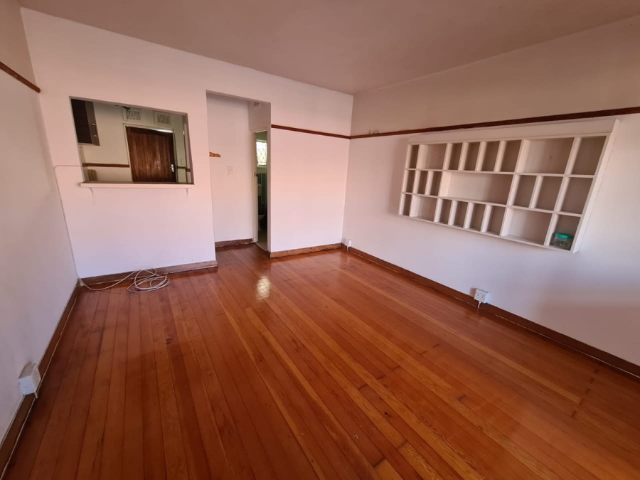 1 Bedroom Property for Sale in Essenwood KwaZulu-Natal