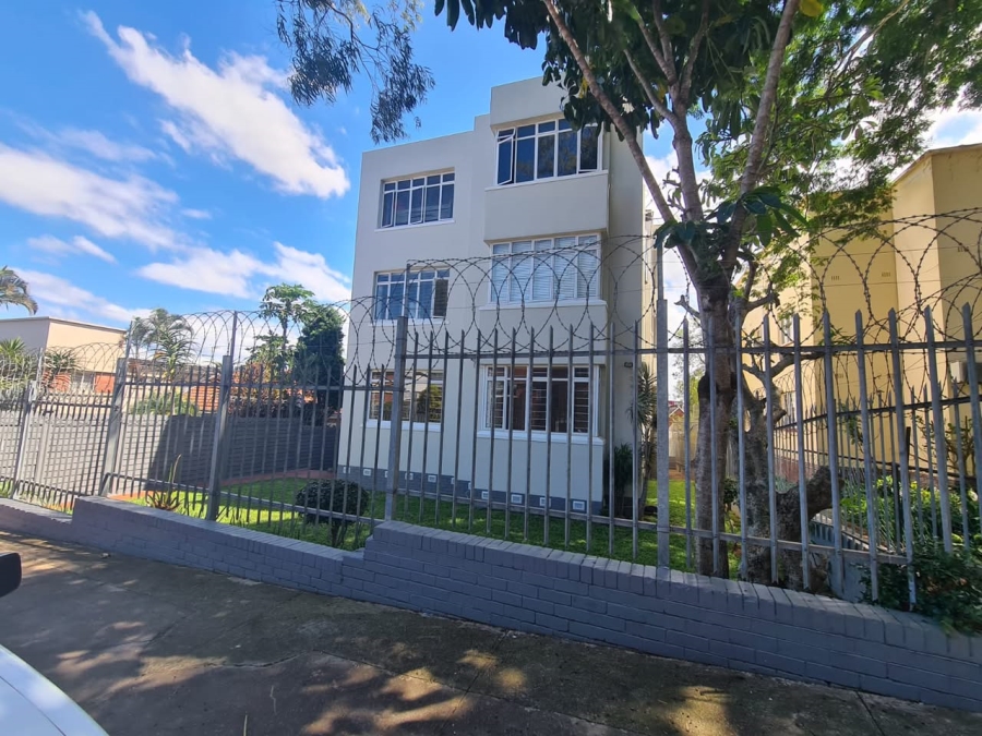 1 Bedroom Property for Sale in Essenwood KwaZulu-Natal