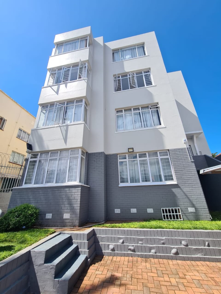 1 Bedroom Property for Sale in Essenwood KwaZulu-Natal