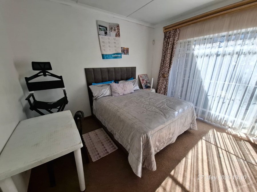 5 Bedroom Property for Sale in Amiel Park KwaZulu-Natal