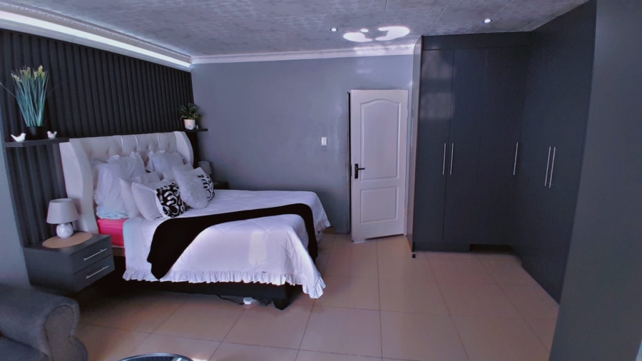 5 Bedroom Property for Sale in Hazelmere KwaZulu-Natal
