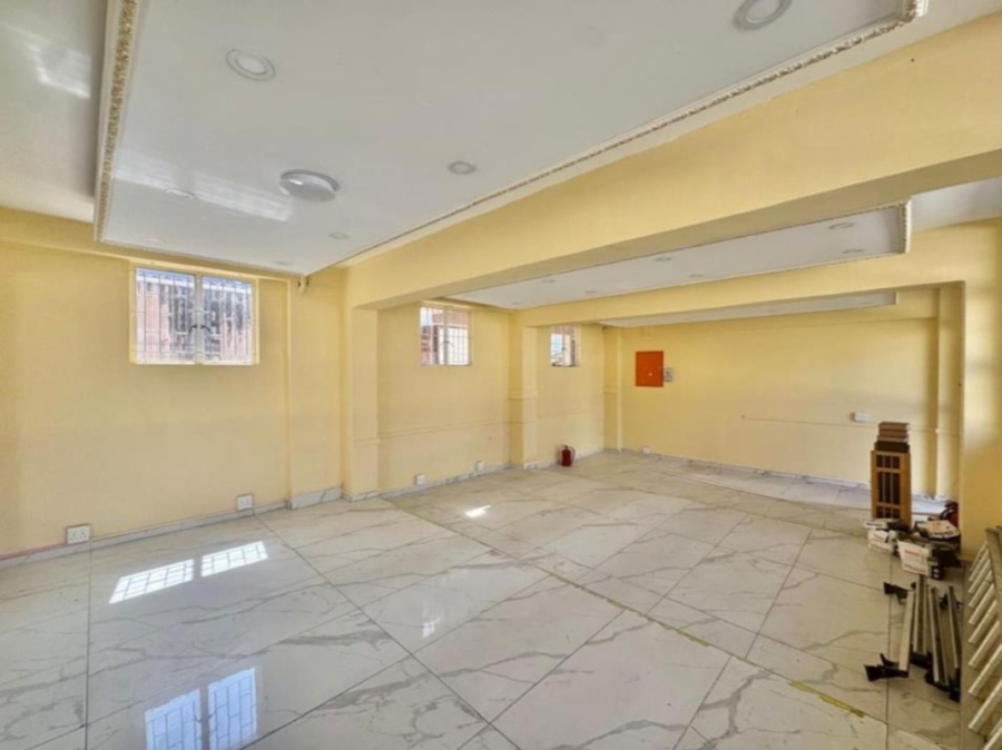 To Let Commercial Property for Rent in Bulwer KwaZulu-Natal