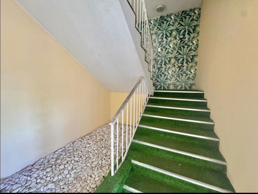 To Let Commercial Property for Rent in Bulwer KwaZulu-Natal