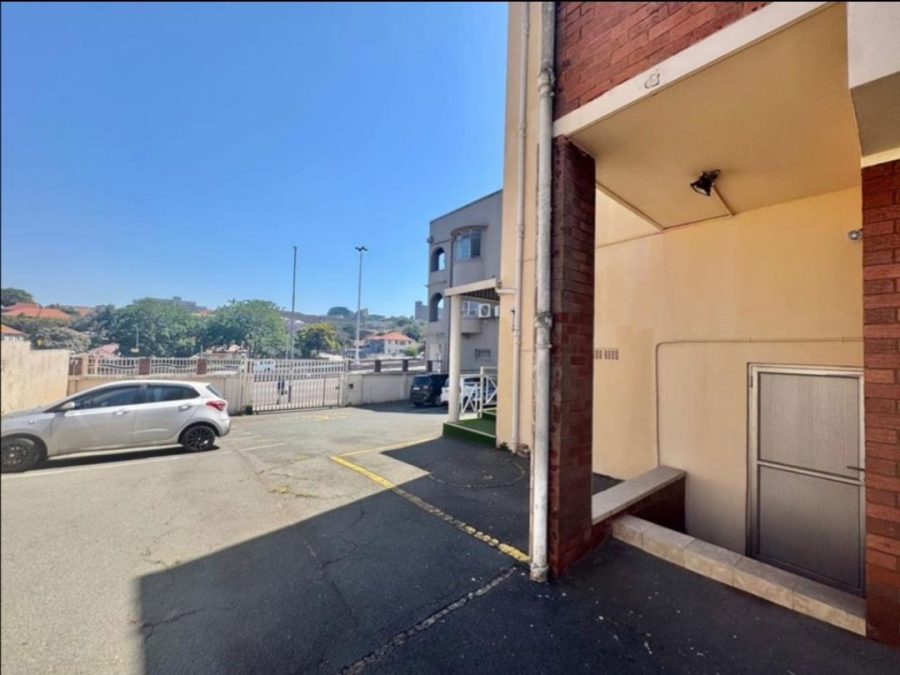 To Let Commercial Property for Rent in Bulwer KwaZulu-Natal