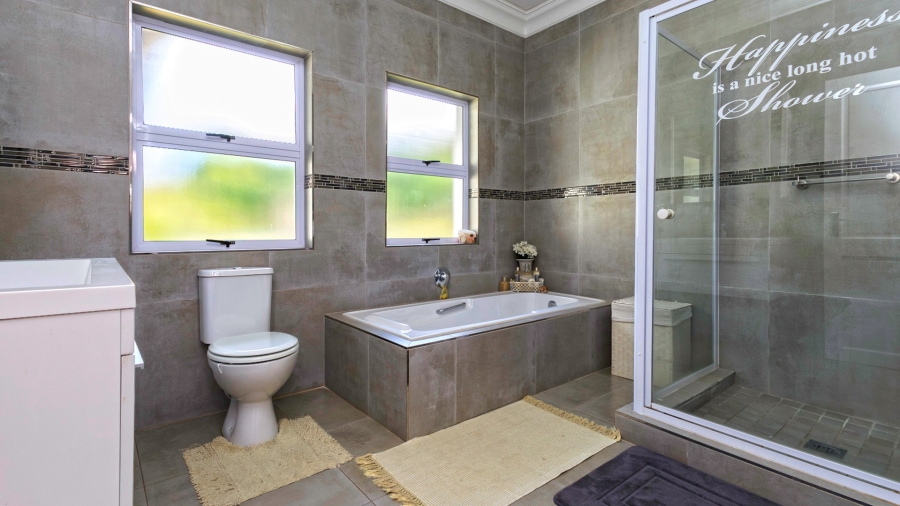 4 Bedroom Property for Sale in Winston Park KwaZulu-Natal