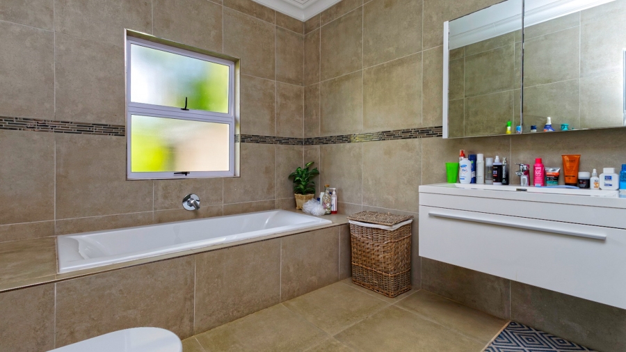 4 Bedroom Property for Sale in Winston Park KwaZulu-Natal