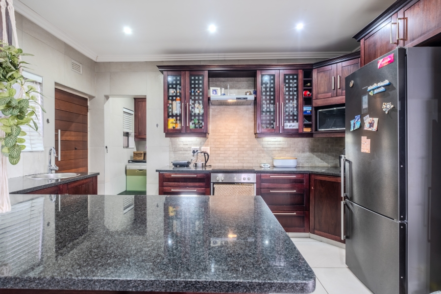 6 Bedroom Property for Sale in Glen Ashley KwaZulu-Natal