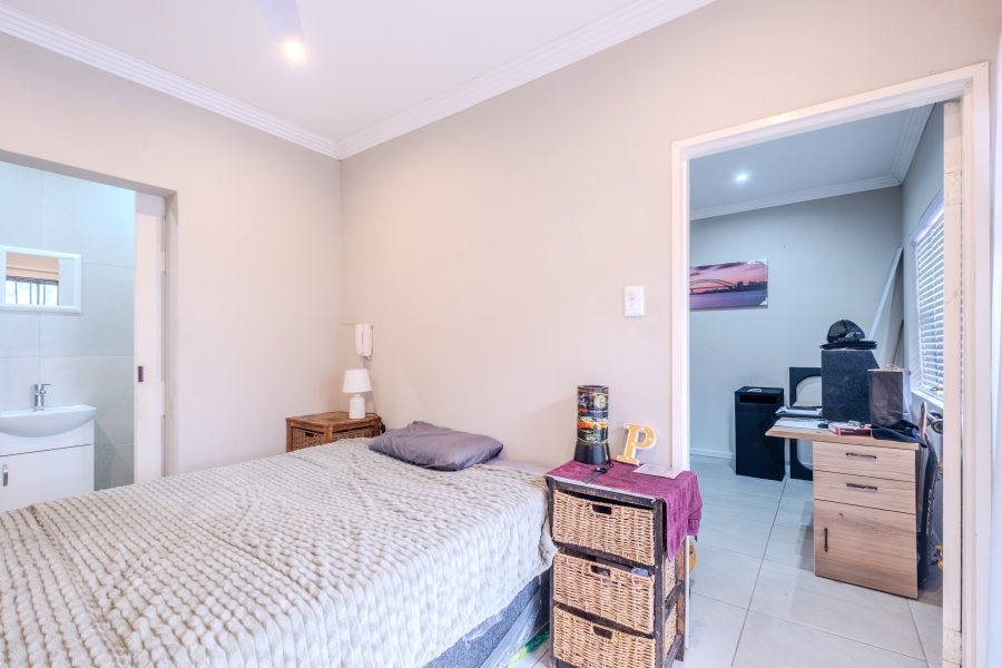 6 Bedroom Property for Sale in Glen Ashley KwaZulu-Natal