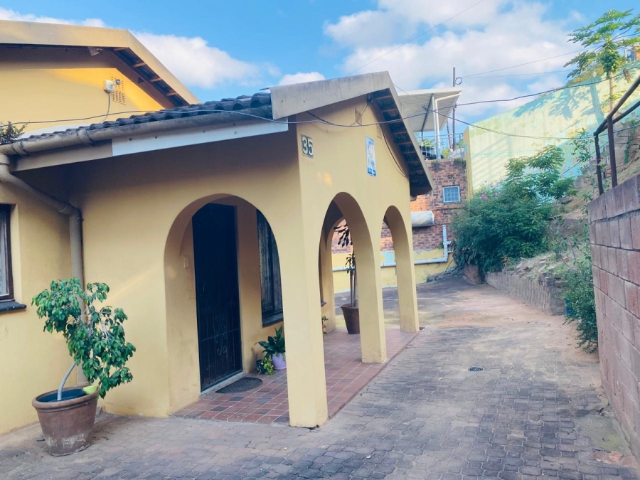 5 Bedroom Property for Sale in Reservoir Hills KwaZulu-Natal