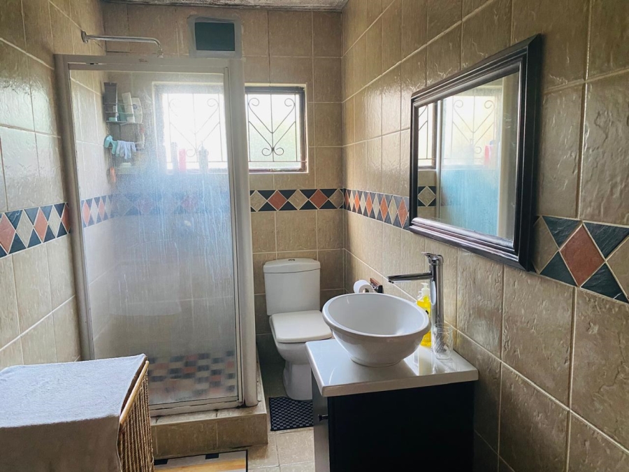 5 Bedroom Property for Sale in Reservoir Hills KwaZulu-Natal
