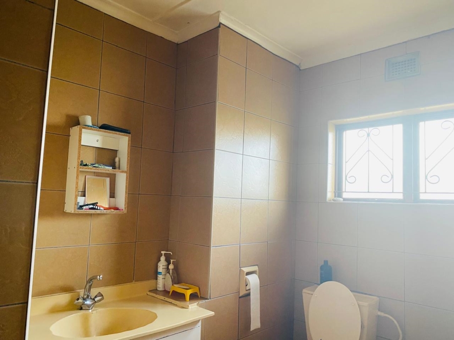 5 Bedroom Property for Sale in Reservoir Hills KwaZulu-Natal