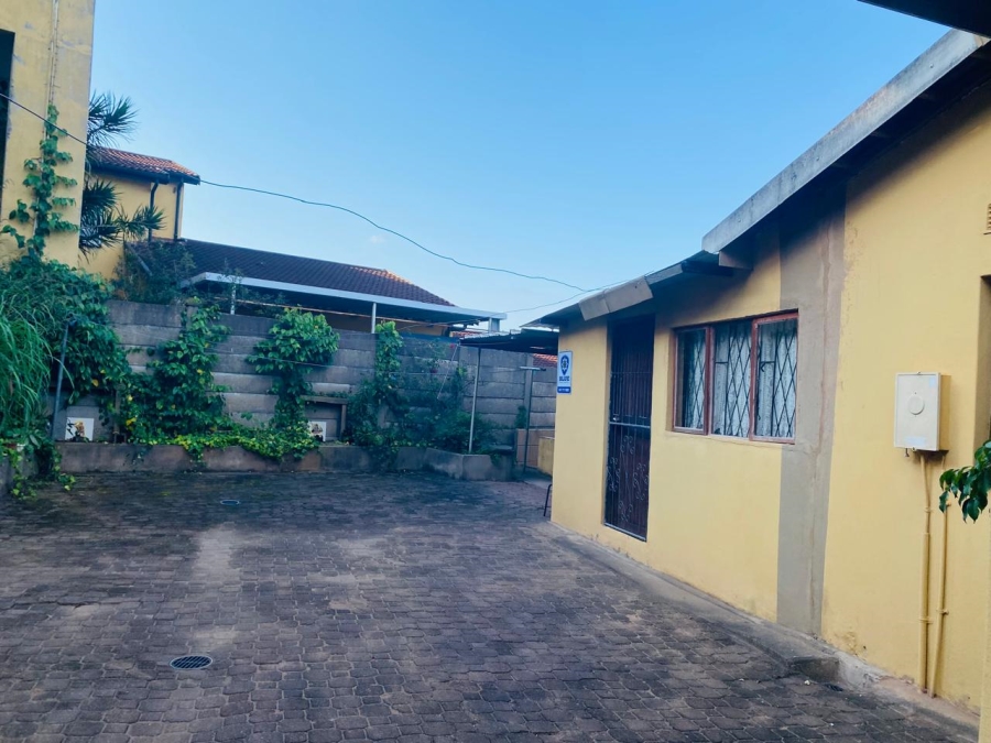 5 Bedroom Property for Sale in Reservoir Hills KwaZulu-Natal