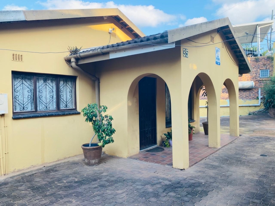 5 Bedroom Property for Sale in Reservoir Hills KwaZulu-Natal