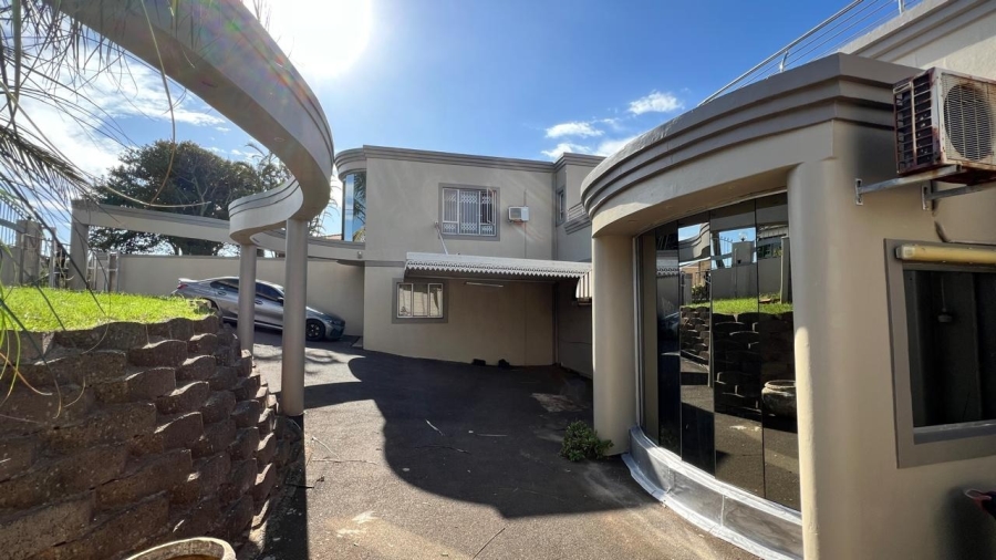 5 Bedroom Property for Sale in Brighton Beach KwaZulu-Natal