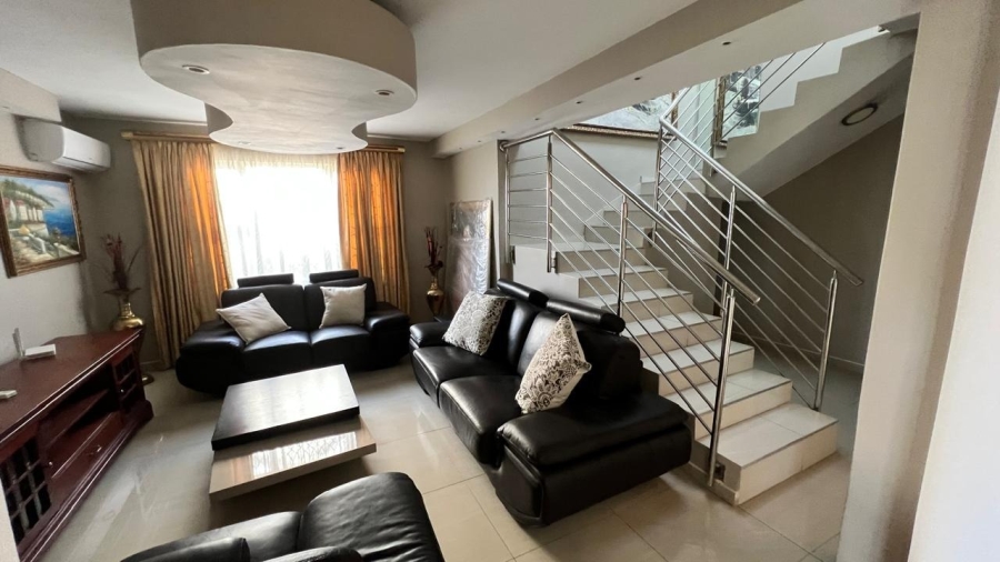 5 Bedroom Property for Sale in Brighton Beach KwaZulu-Natal