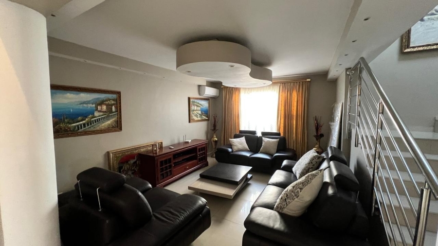 5 Bedroom Property for Sale in Brighton Beach KwaZulu-Natal