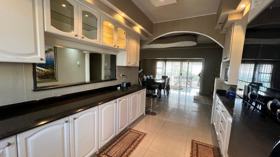 5 Bedroom Property for Sale in Brighton Beach KwaZulu-Natal