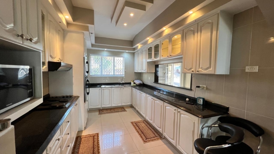 5 Bedroom Property for Sale in Brighton Beach KwaZulu-Natal