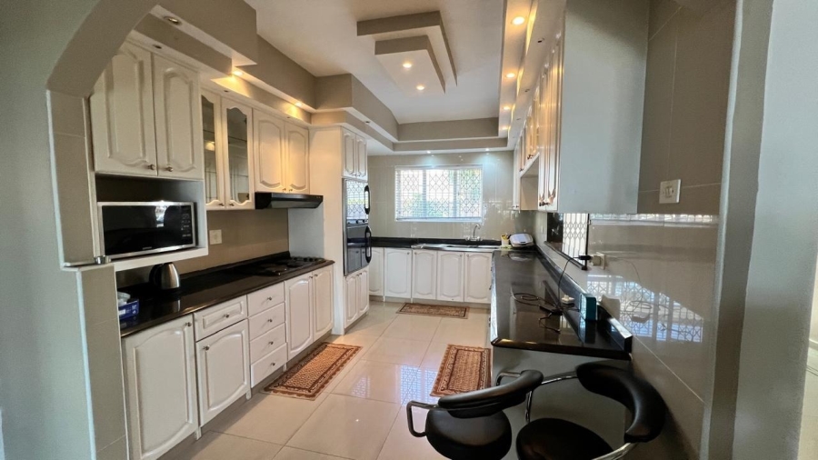 5 Bedroom Property for Sale in Brighton Beach KwaZulu-Natal