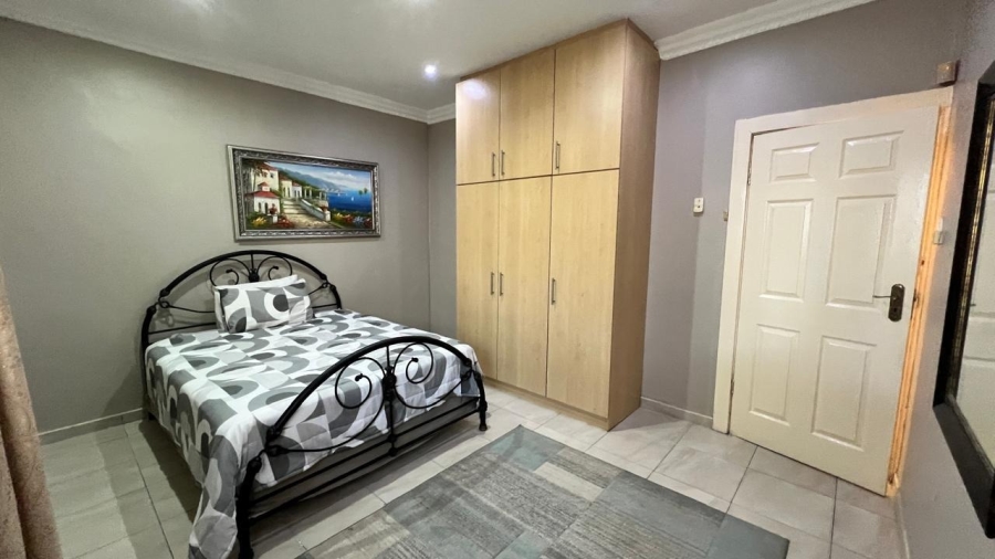 5 Bedroom Property for Sale in Brighton Beach KwaZulu-Natal