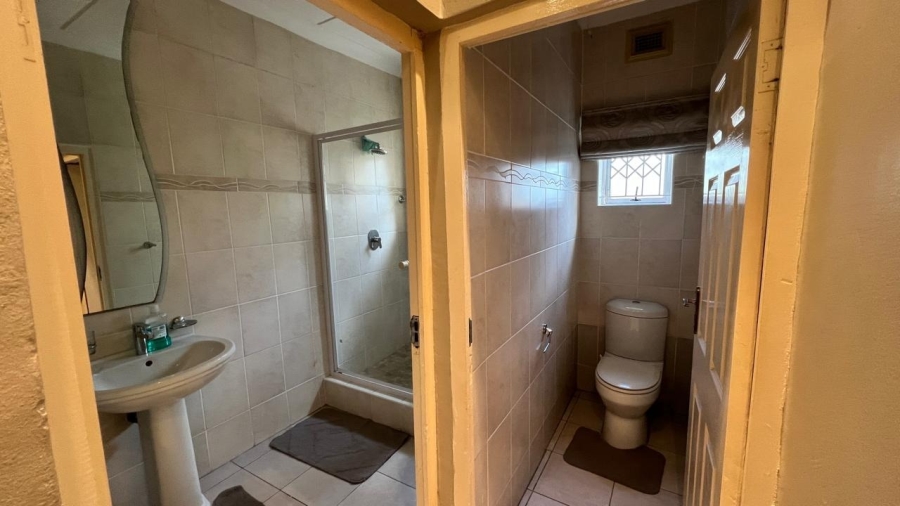 5 Bedroom Property for Sale in Brighton Beach KwaZulu-Natal