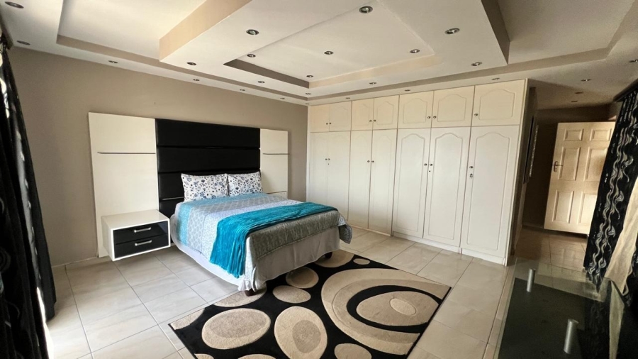 5 Bedroom Property for Sale in Brighton Beach KwaZulu-Natal