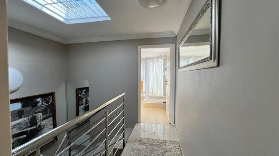5 Bedroom Property for Sale in Brighton Beach KwaZulu-Natal