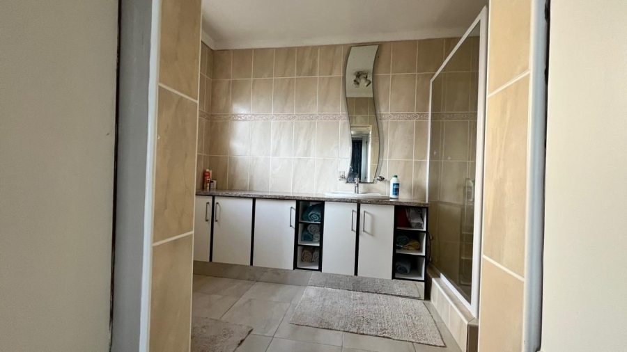 5 Bedroom Property for Sale in Brighton Beach KwaZulu-Natal
