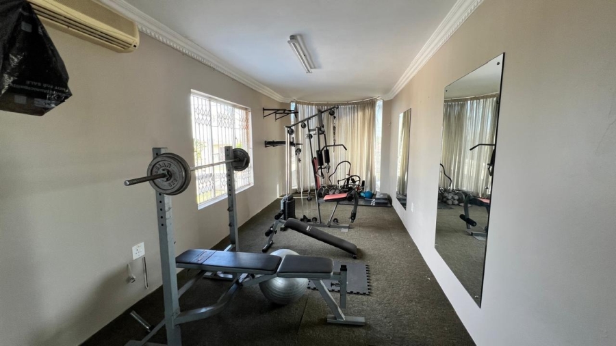 5 Bedroom Property for Sale in Brighton Beach KwaZulu-Natal