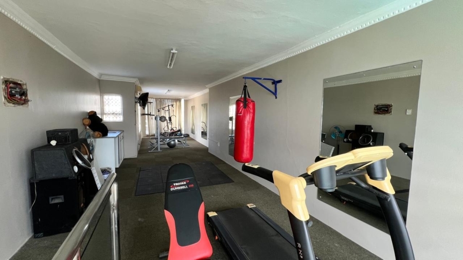 5 Bedroom Property for Sale in Brighton Beach KwaZulu-Natal
