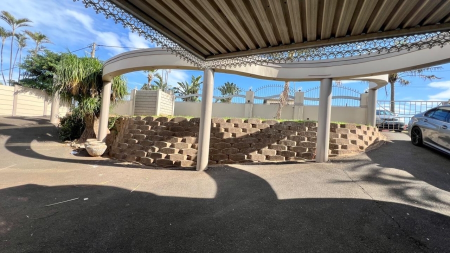 5 Bedroom Property for Sale in Brighton Beach KwaZulu-Natal